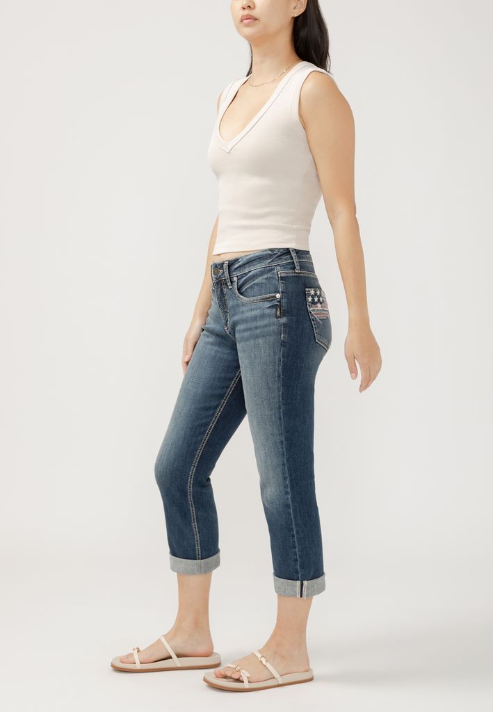 Silver Jeans Co.® Suki Curvy Mid Rise Americana Cuffed Hem Capri - Image 3