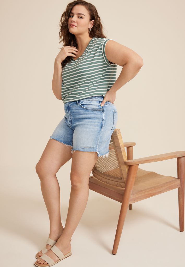 Plus Size Flying Monkey™ High Rise Frayed Hem 5in Short - Image 3