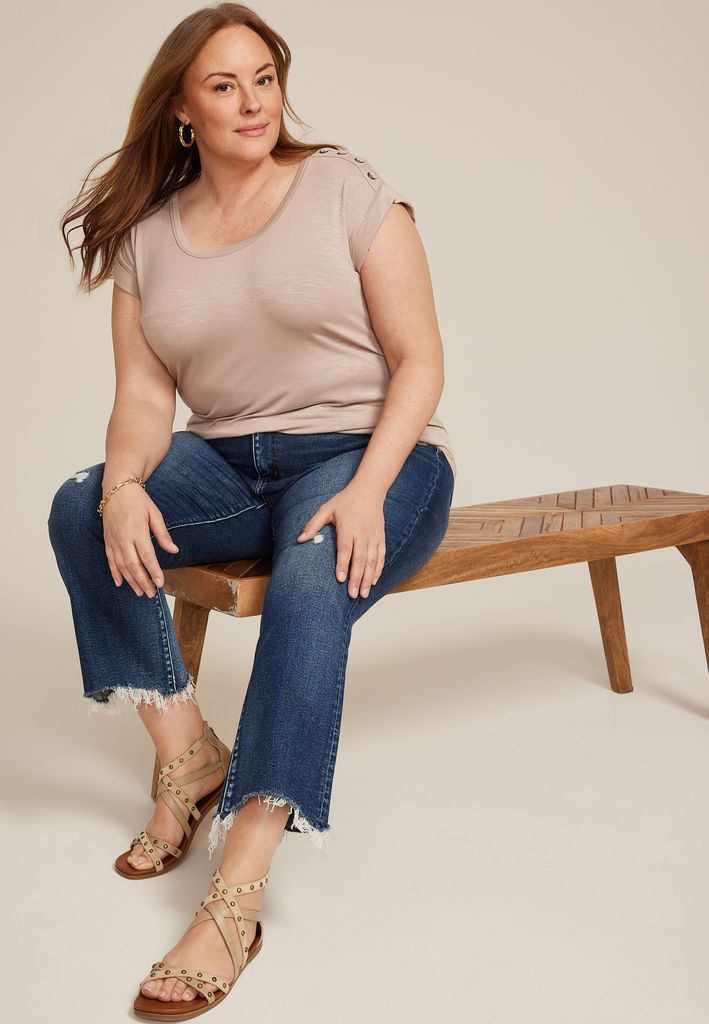 Plus Size Grommet Shoulder Scoop Neck Tee - Image 3