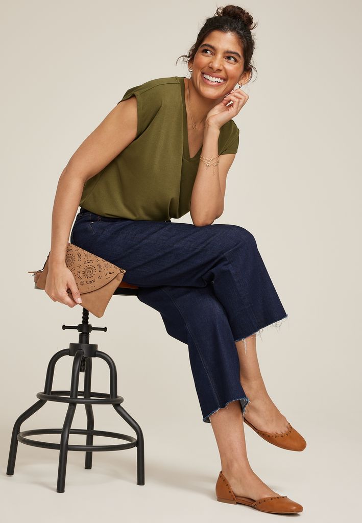 24/7 Crepe V Neck Tee - Image 3