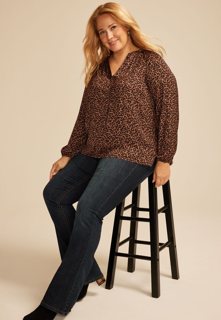 Plus Size Leopard V Neck Blouse - Image 3