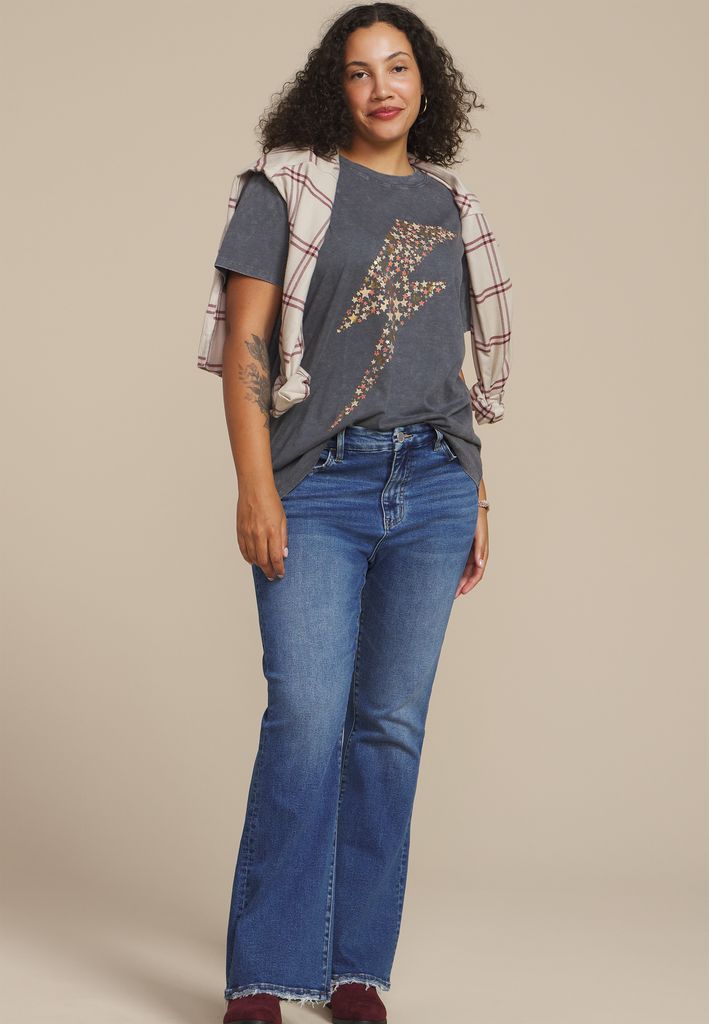 Plus Size Star Lightning Bolt Oversized Fit Graphic Tee - Image 3