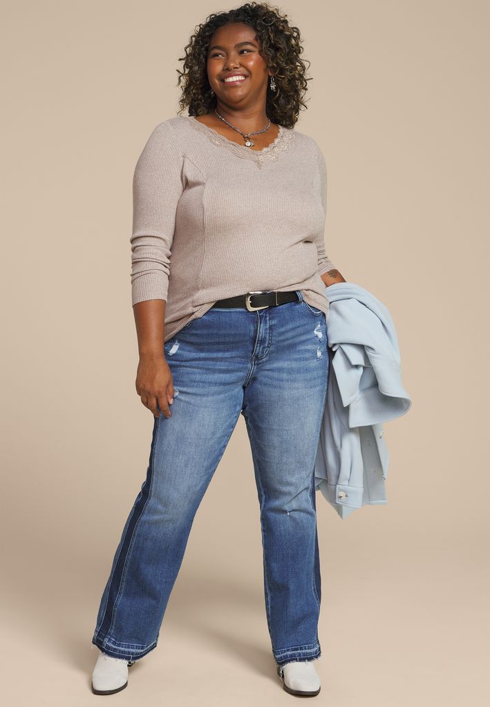 Plus Size Cozy Lace Trim V Neck Top - Image 3