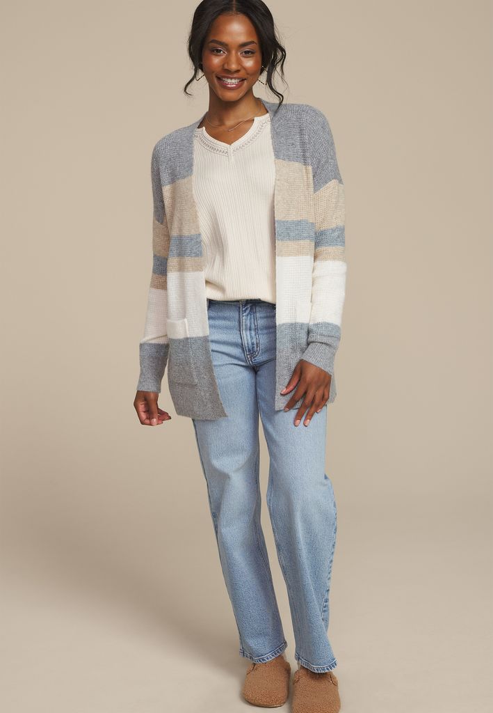 Embroidered Notch Neck Ribbed Long Sleeve Tee - Image 3