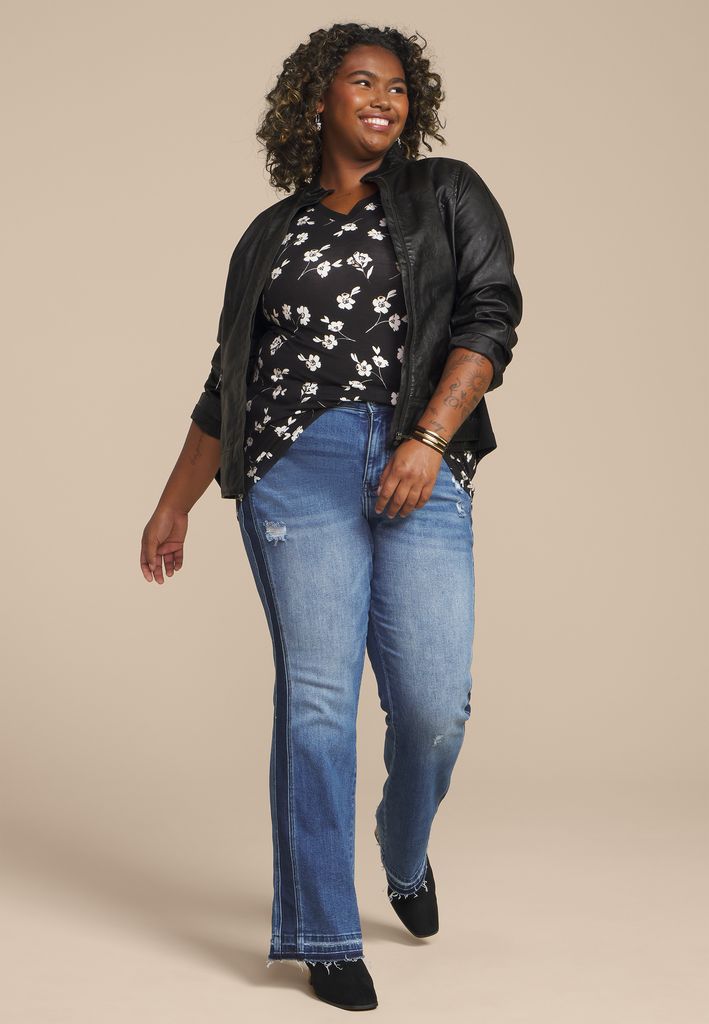 Plus Size 24/7 Mesh Trim Floral V Neck Tee - Image 3