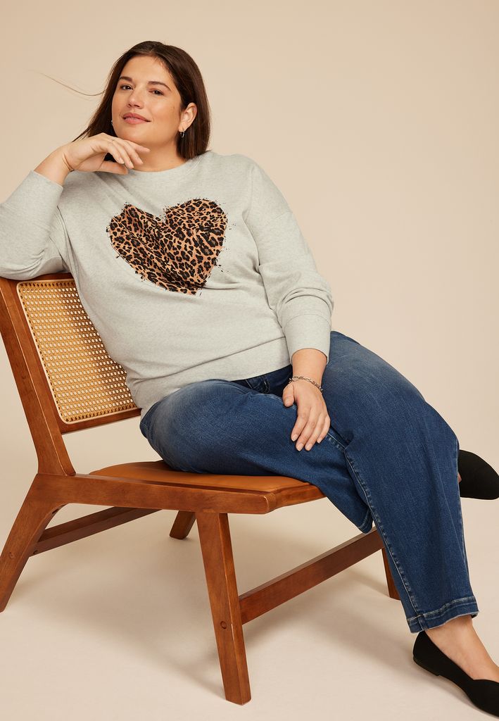 Plus Size Animal Heart Relaxed Fit Sweatshirt - Image 3