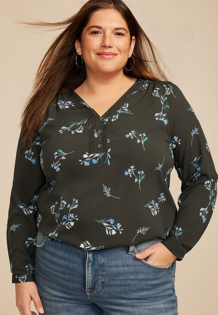 Plus Size Floral Pleated V Neck Button Front Blouse - Image 3